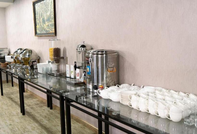 اتاق استاندارد سه نفره, Tourist Inn
