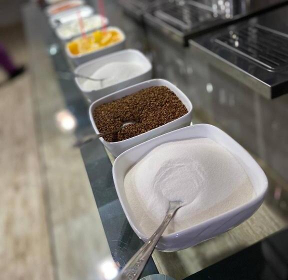 اتاق لوکس با بالکن, Tourist Inn