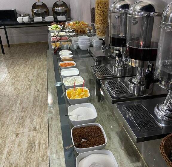 اتاق لوکس با بالکن, Tourist Inn