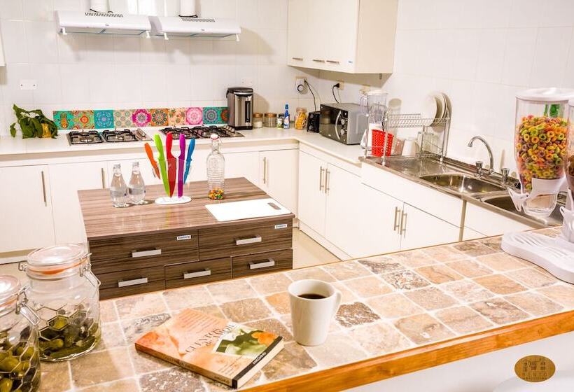 سرير فى غرفة مشتركه, Bento Hostel   Adults Only