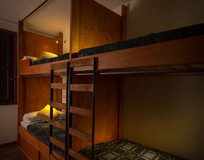 سرير فى غرفة مشتركه, Bento Hostel   Adults Only