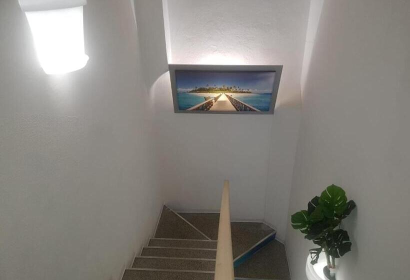 Четырехместный Номер Стандарт, Bed Rho Stazione