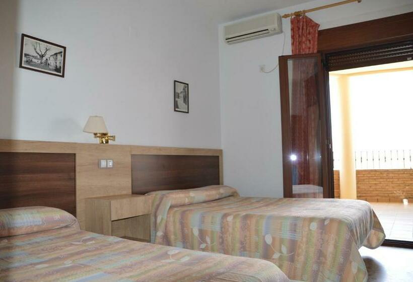 Номер Стандарт с Террасой, Labella Hostal Restaurante