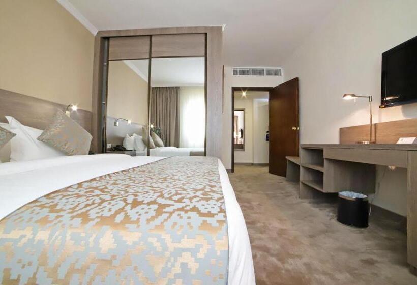 اتاق استاندارد با تخت بزرگ, The Compass Hotel
