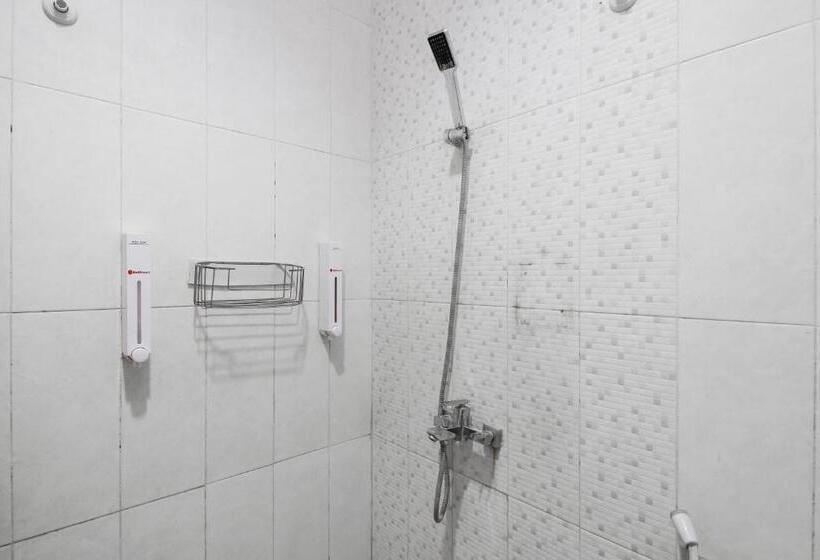 Номер Стандарт, Reddoorz Near Goa Sunyaragi