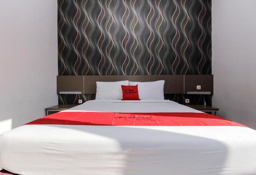 Номер Deluxe, Reddoorz Near Goa Sunyaragi