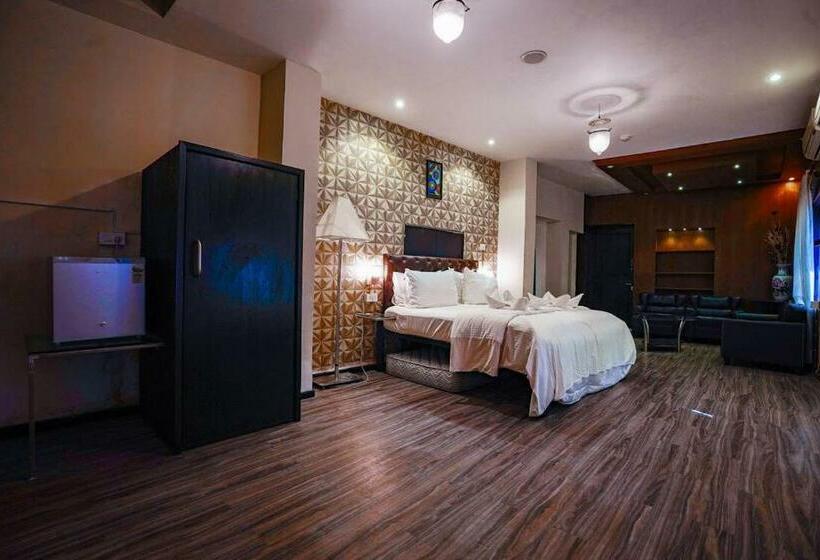 豪华海景房带阳台, Creek Hotel   Panaji