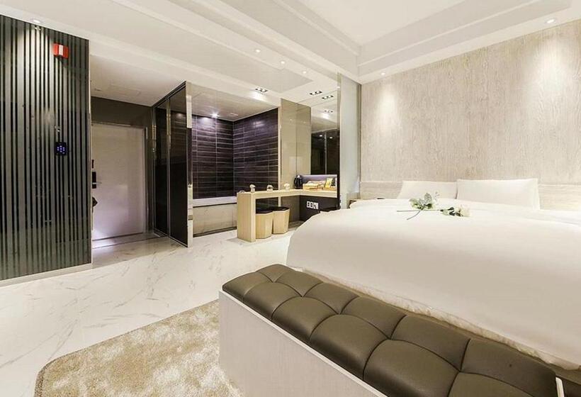 Номер Deluxe, Yeogiuhtte Seodaegu