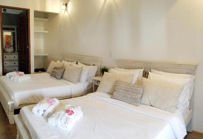 Standaard Vierpersoonskamer met Balkon, Casa Ensueño Hogar Boutique