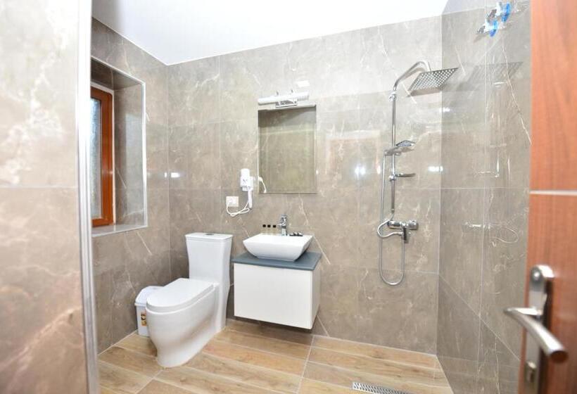 اتاق لوکس خانوادگی, Vila Culli