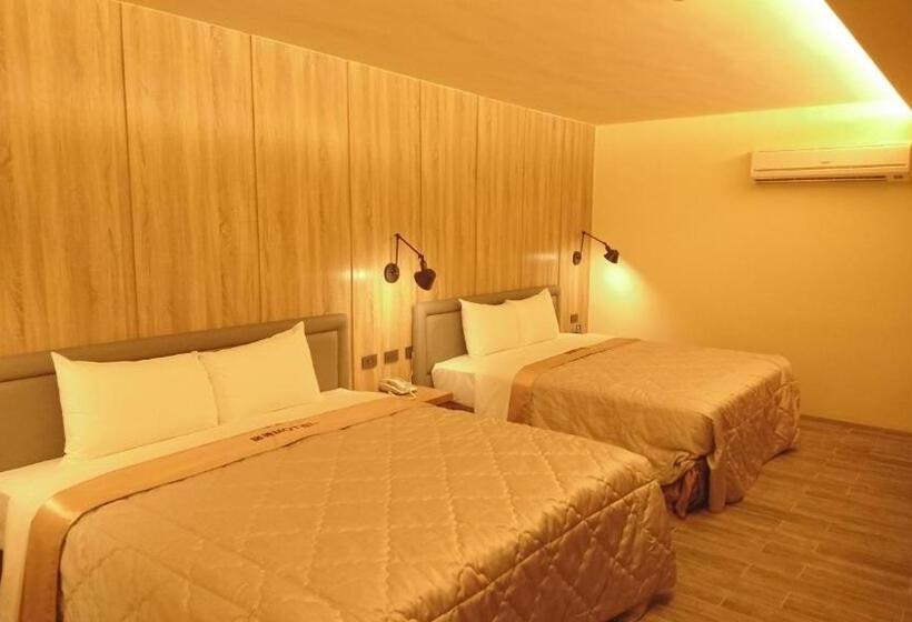 اتاق سوپریور چهار تخته, Travel Port Motel