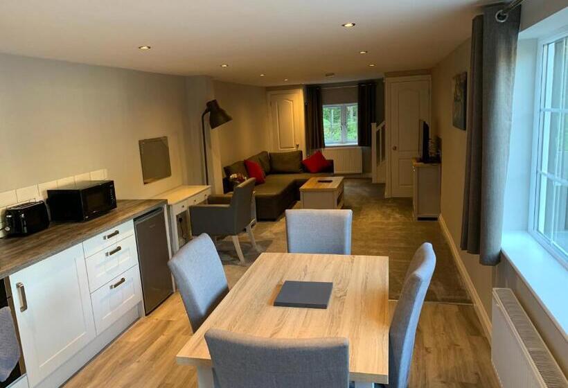 Студия Стандарт, Fornham Guest House