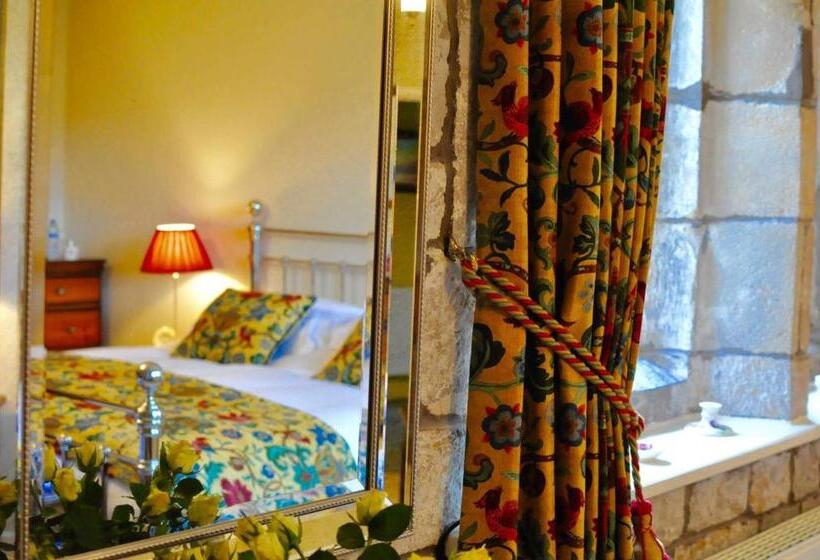 Номер Deluxe, Hurstwood Hall
