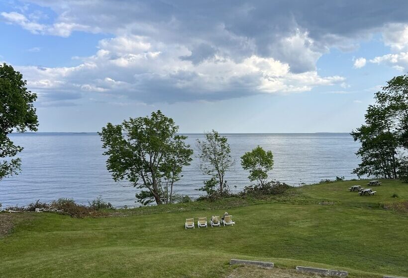Семейный Номер, High Tide Inn On The Ocean, Motel And Cottages