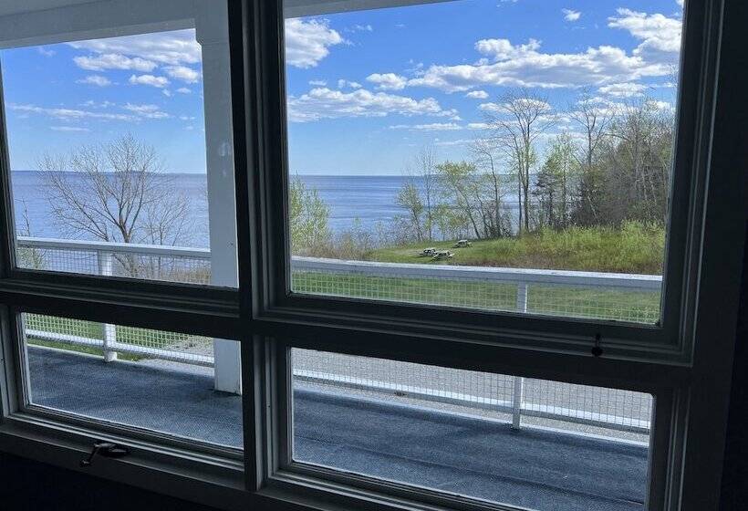 Семейный Номер, High Tide Inn On The Ocean, Motel And Cottages