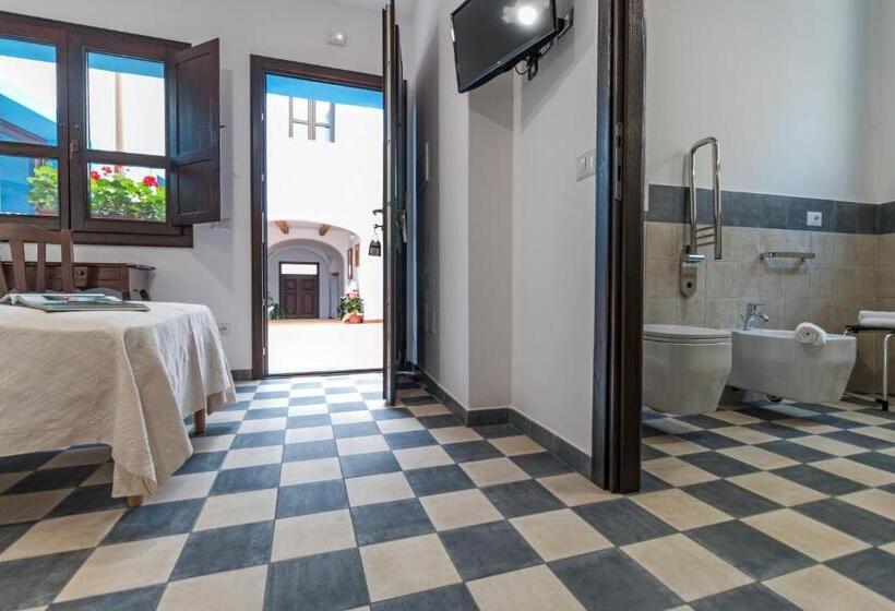 Трехместный Номер Классика, Ghivine Albergo Diffuso