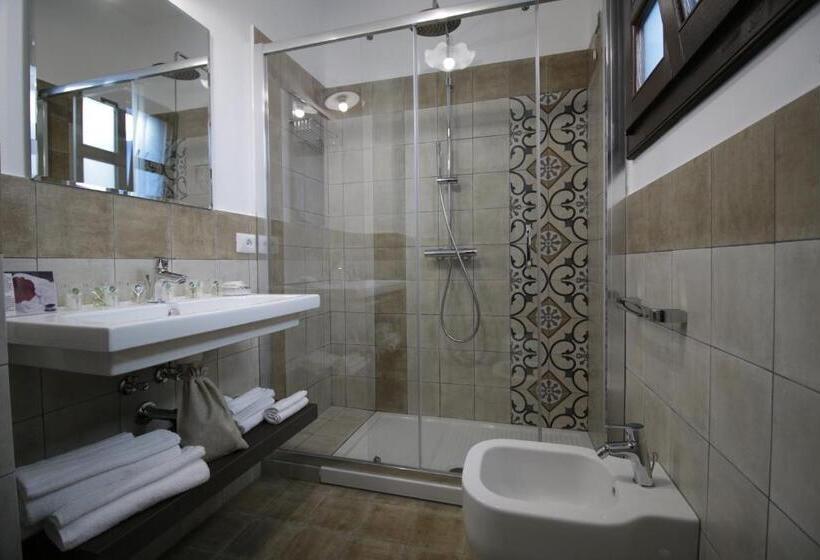 Четырехместный Номер Классик, Ghivine Albergo Diffuso