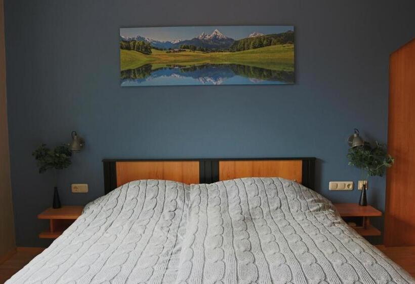 Номер Стандарт, Pension Kärnten