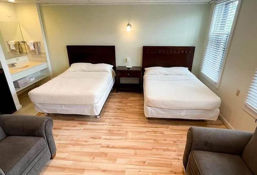 Family Suite, Baseball Town Motel