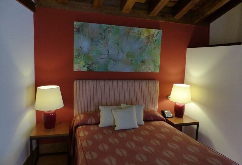 غرفة قياسية ثلاثية, Hosteria Del Arco