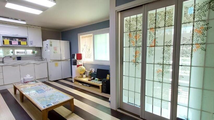 Дом 2 Спальни, Hago Guest House