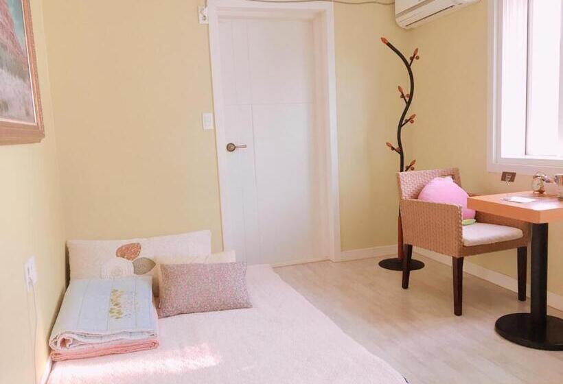 Дом 3 Спальни, Hago Guest House