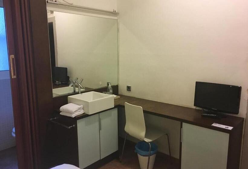 اتاق استاندارد اینتریور, Hostal Eixample