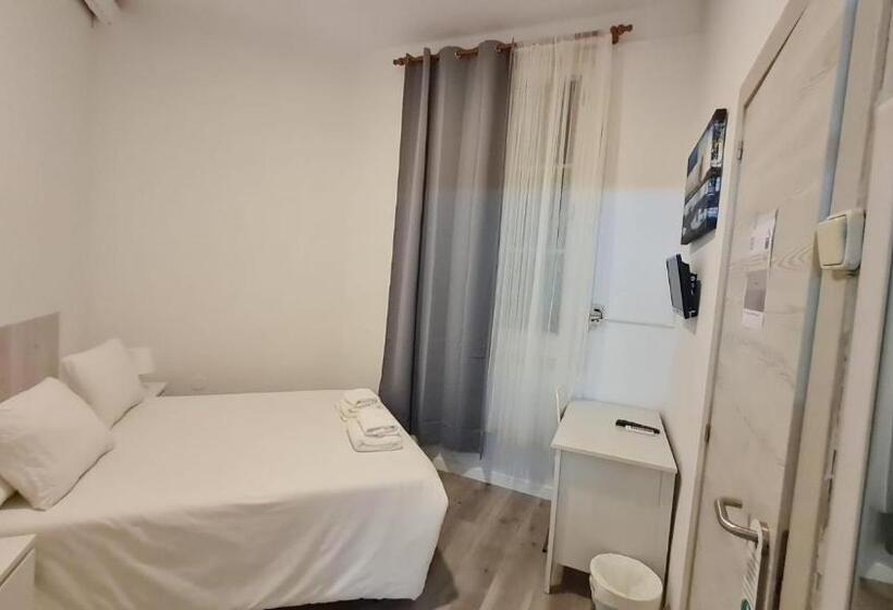 اتاق اینتریور یک تخته, Hostal Eixample