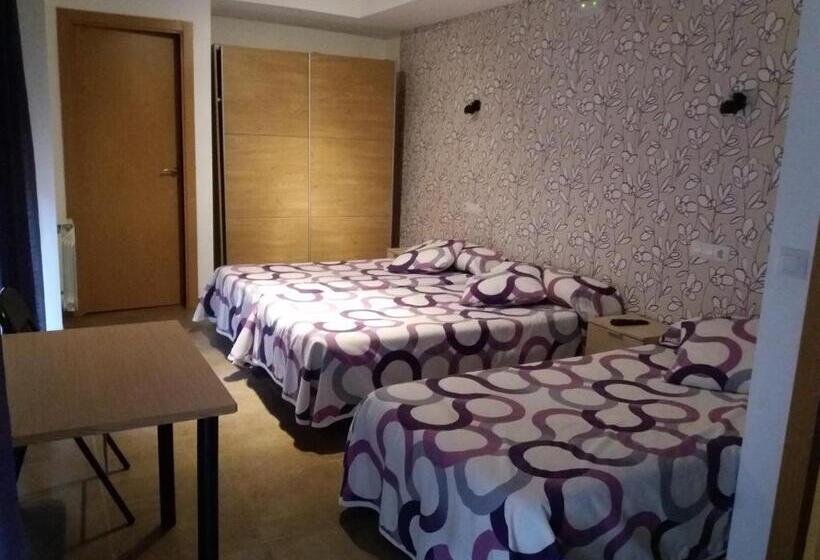 Номер Стандарт Трехместный, Hostal La Catedral