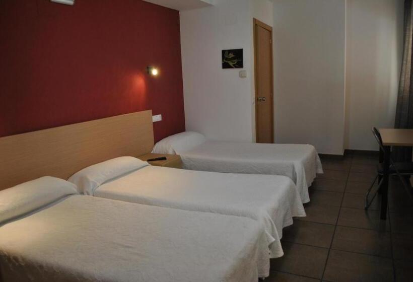 Номер Стандарт Трехместный, Hostal La Catedral