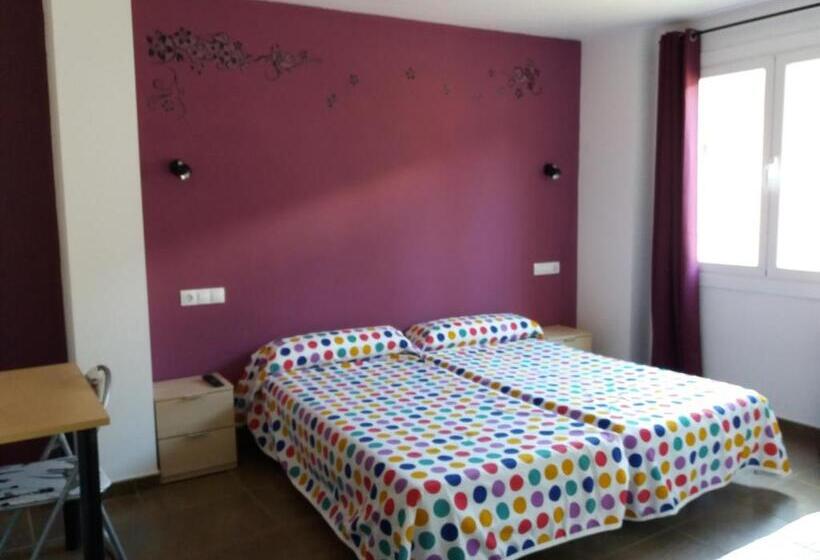 Четырехместный Номер Стандарт, Hostal La Catedral