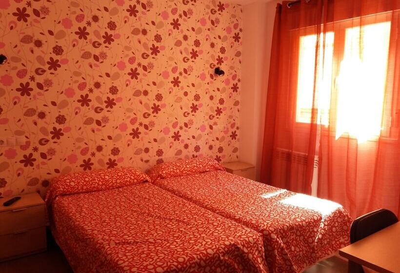 Номер Стандарт, Hostal La Catedral