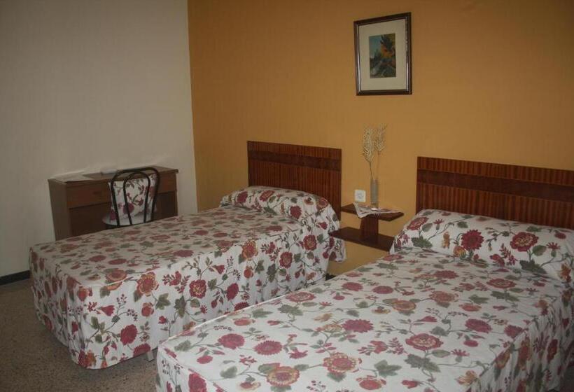 Номер Стандарт Совместная Ванная, Hostal Torre Mar