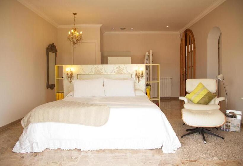 سوییت جونیور لوکس, Montjuic Boutique Bed & Breakfast Girona