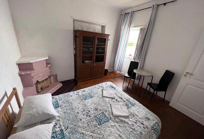 اتاق استاندارد با سرویس بهداشتی مشترک, Fernando Guest House