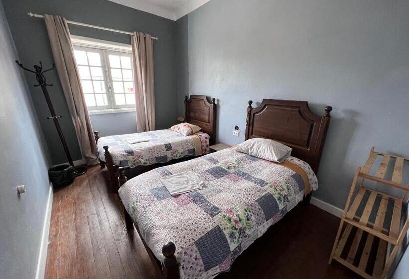 اتاق استاندارد با سرویس بهداشتی مشترک, Fernando Guest House