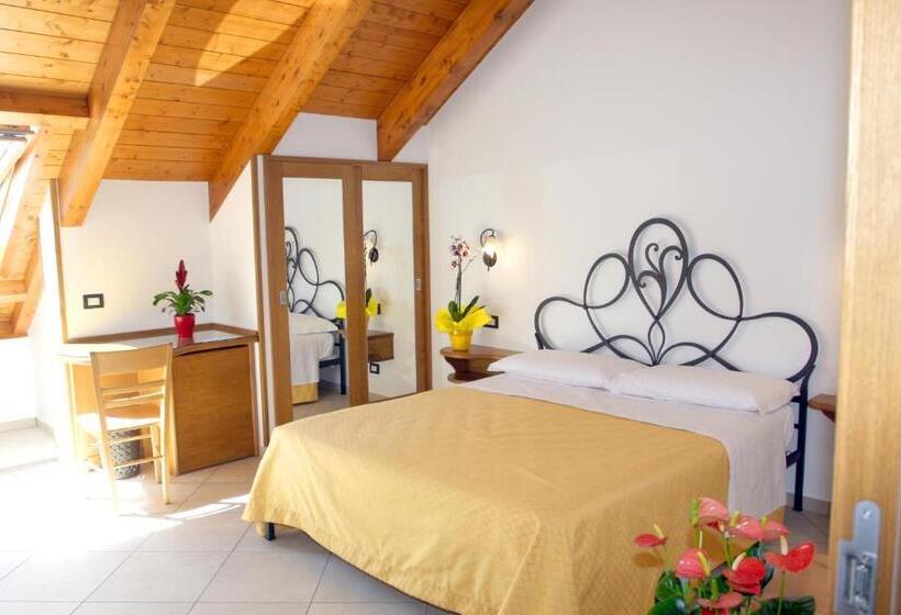 Трехместный Номер Классика, Gilda Inn Agerola