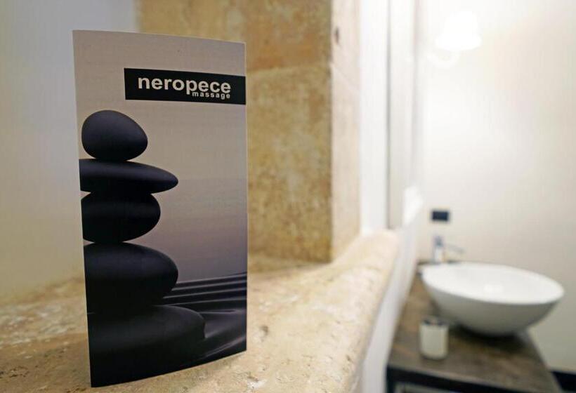 带露台的小型套房, Neropece