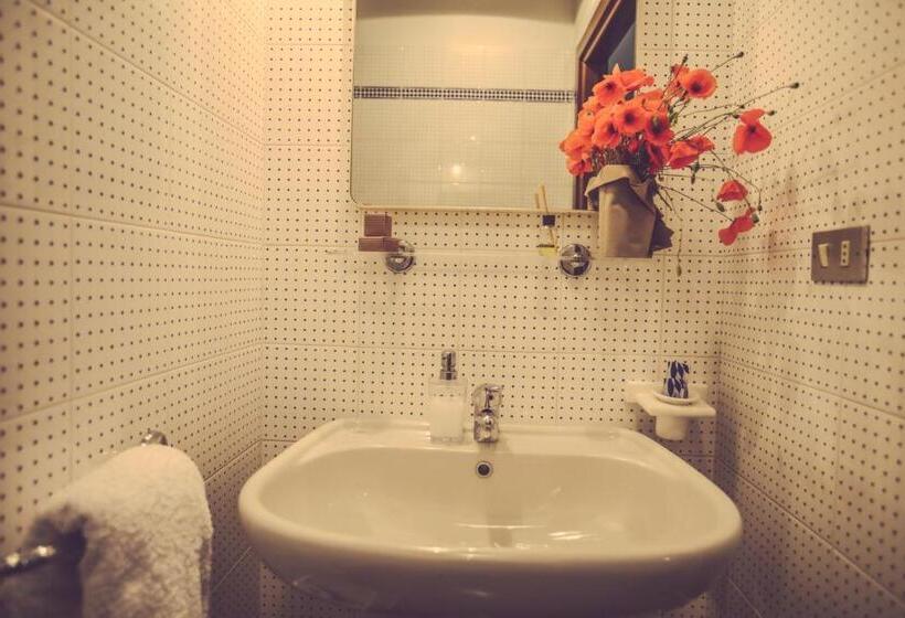 اتاق استاندارد با تخت بزرگ, Agriturismo I Surì Asti