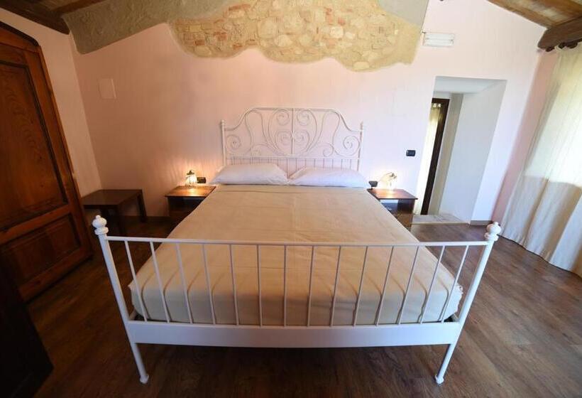 Люкс Повышенной Комфортности, Agriturismo  La Valle Degli Ulivi