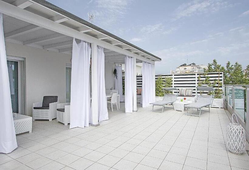 带1个卧室的顶楼公寓, Residence Armony