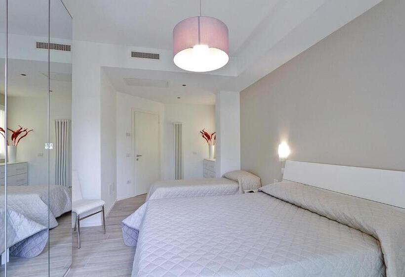 带1个卧室的带阳台的公寓, Residence Armony