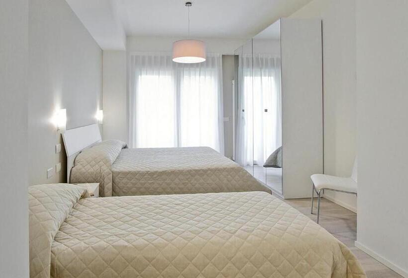 带1个卧室的带阳台的公寓, Residence Armony
