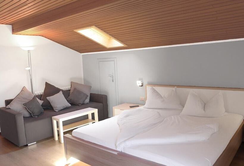 Номер Стандарт с Балконом, Schenna Garni Eden Bed & Breakfast