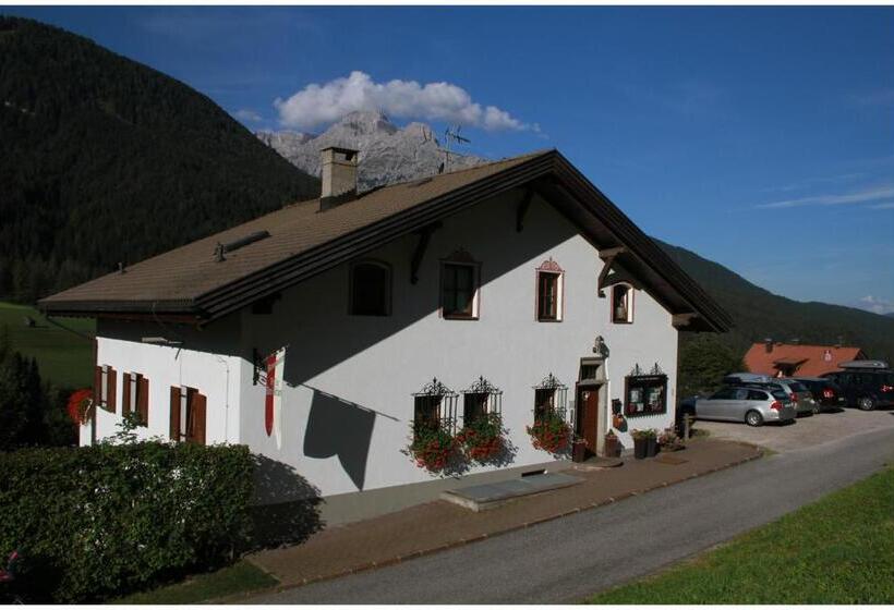 Апартаменты 1 Спальня, Villa Rainer