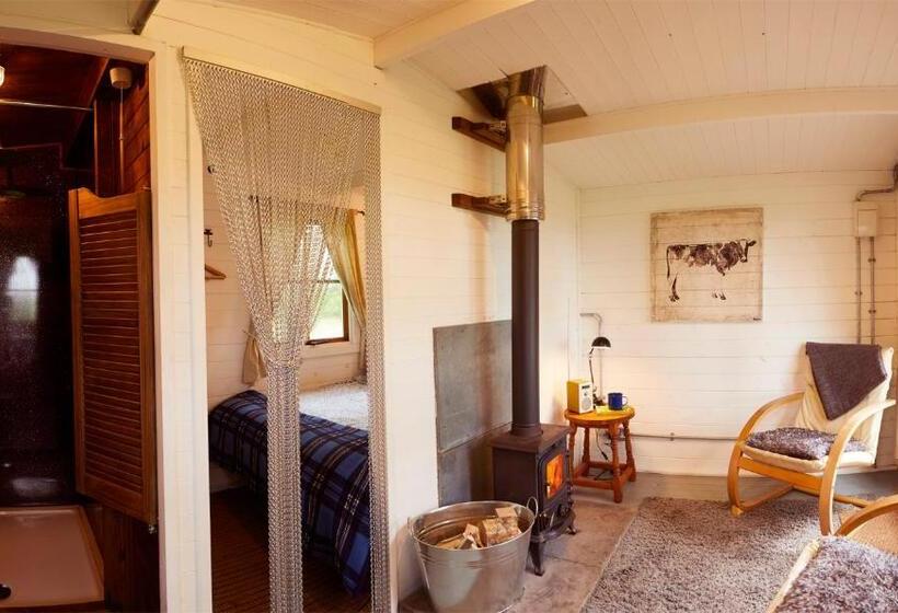 Шале 1 Спальня, Dale Farm Holidays