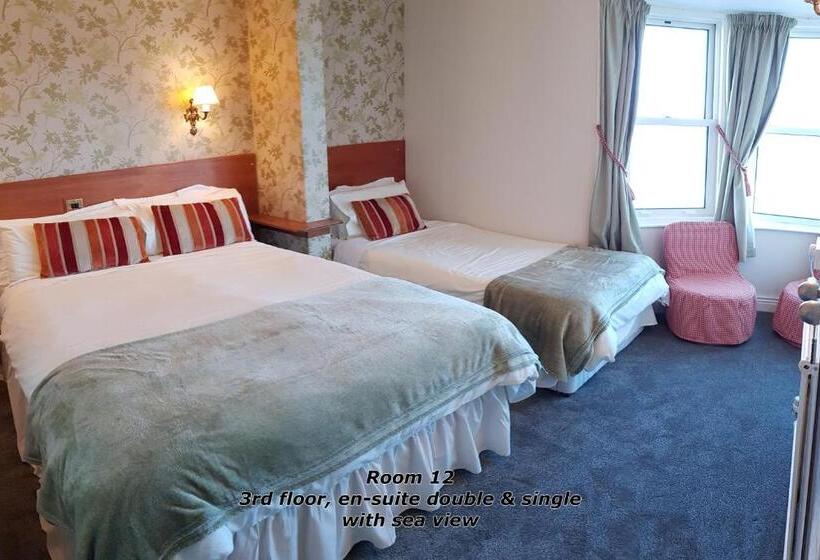 חדר משפחתי נוף לים, The Paragon   Guest Accommodation