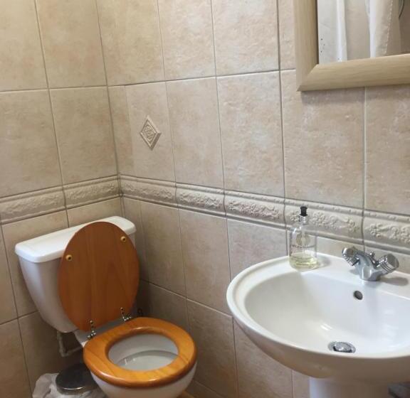 Cameră Standard cu Baie Comună, The Pines Guest House
