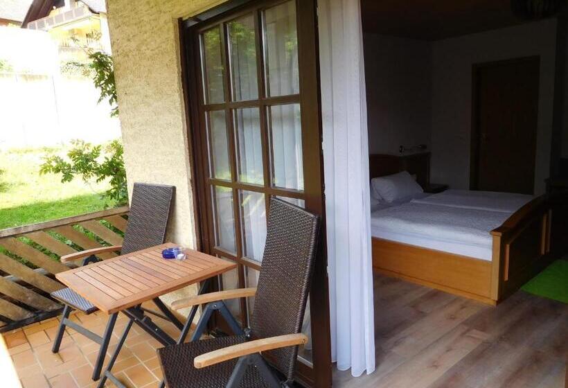 Номер Стандарт с Балконом, Inn Landgasthof Zur Gemütlichkeit