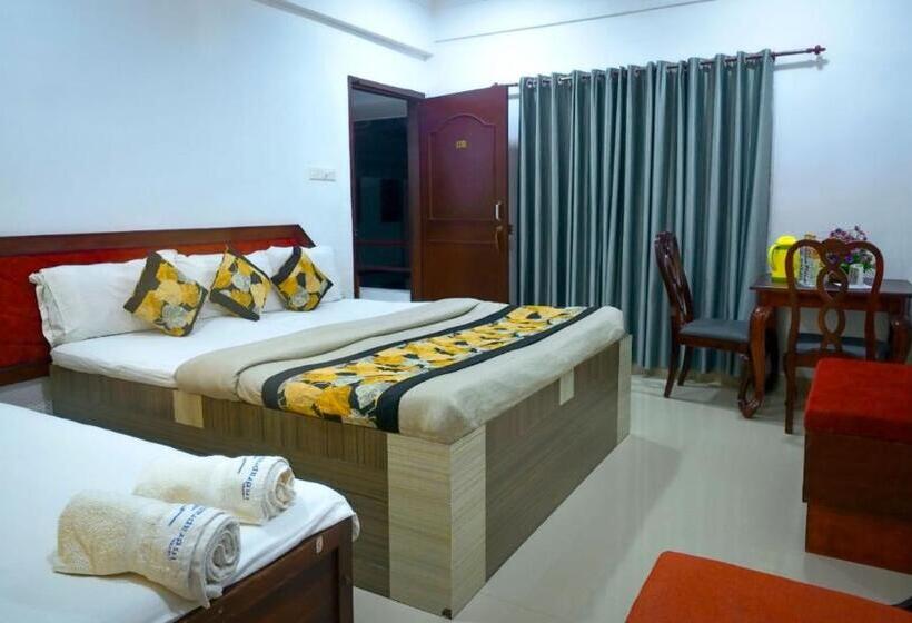 디럭스 룸, Indraprastham Tourist Home